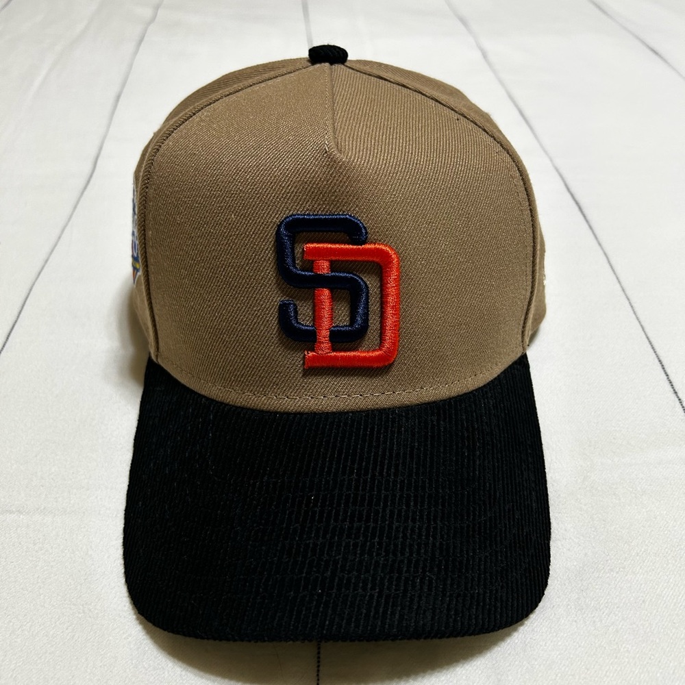 New Era 9FORTY Corduroy San Diego Padres 1998 World Series patch SnapBack